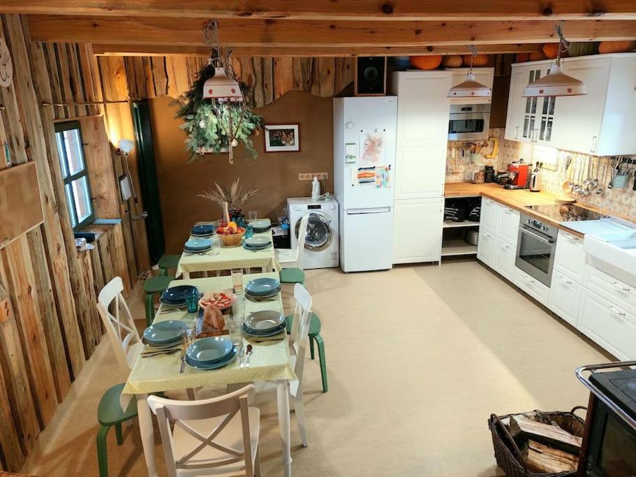 Fotografie z fotogalerie ubytování CHALET BORŮVKA - biofarma na samotě v lesích v destinaci Pavlov