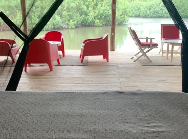 OuidahにあるNatura Luxury Lake Hutのギャラリーの写真