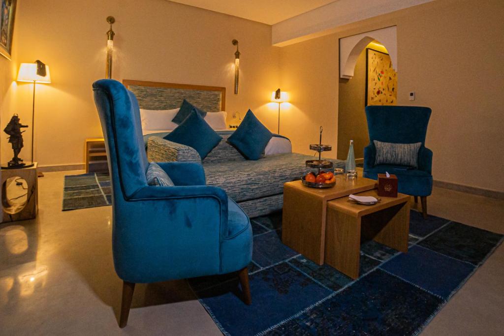 Posezení v ubytování SUMAHAN SUITES & SPA