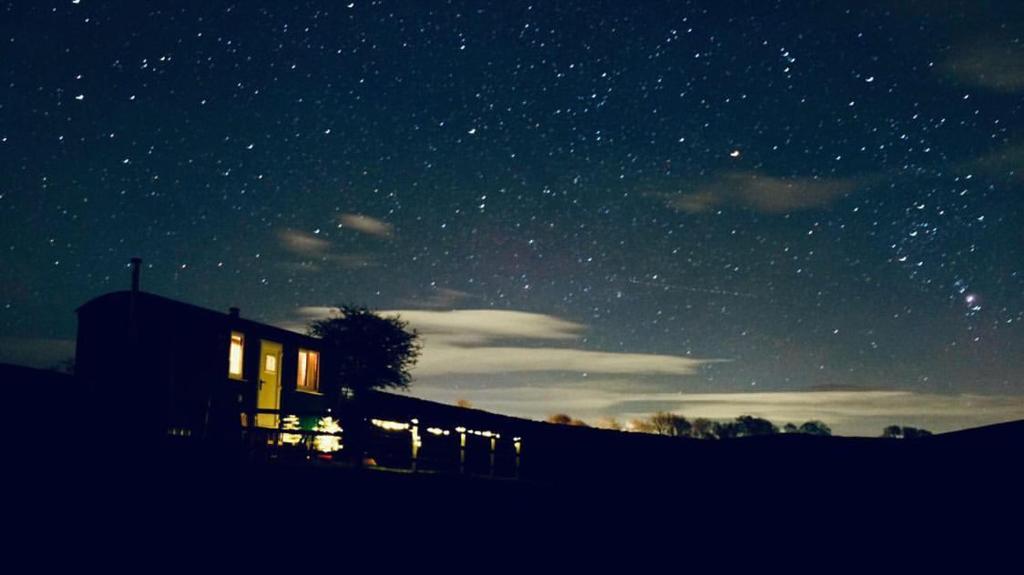 Fotografie z fotogalerie ubytování Fauld O Wheat Shepherds Hut , Loch Ken ,Off Grid v destinaci Castle Douglas