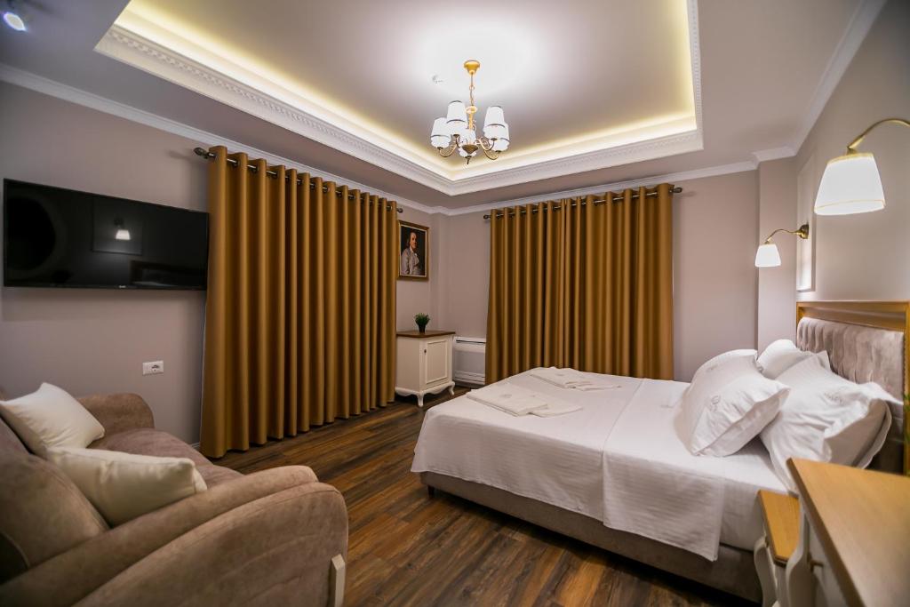 Legacy Boutique Hotel - Habitación Doble Deluxe (2 Adultos + 1 Niño)