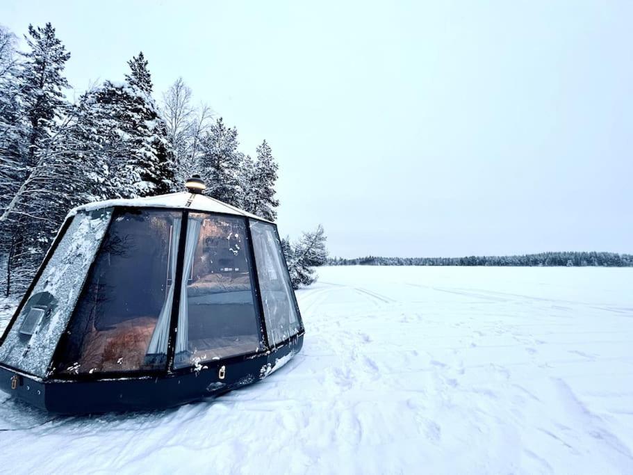 Fotografie z fotogalerie ubytování Northern Lights Glass Igloo Getaway For Couples v destinaci Rovaniemi
