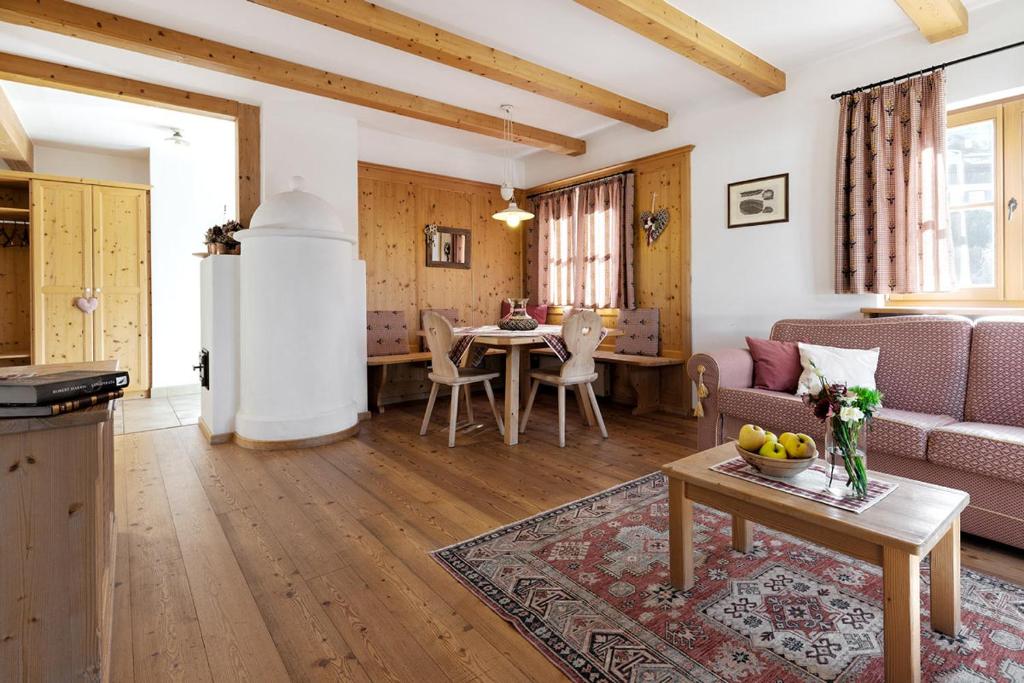 Część wypoczynkowa w obiekcie Pineta Natural Chalet
