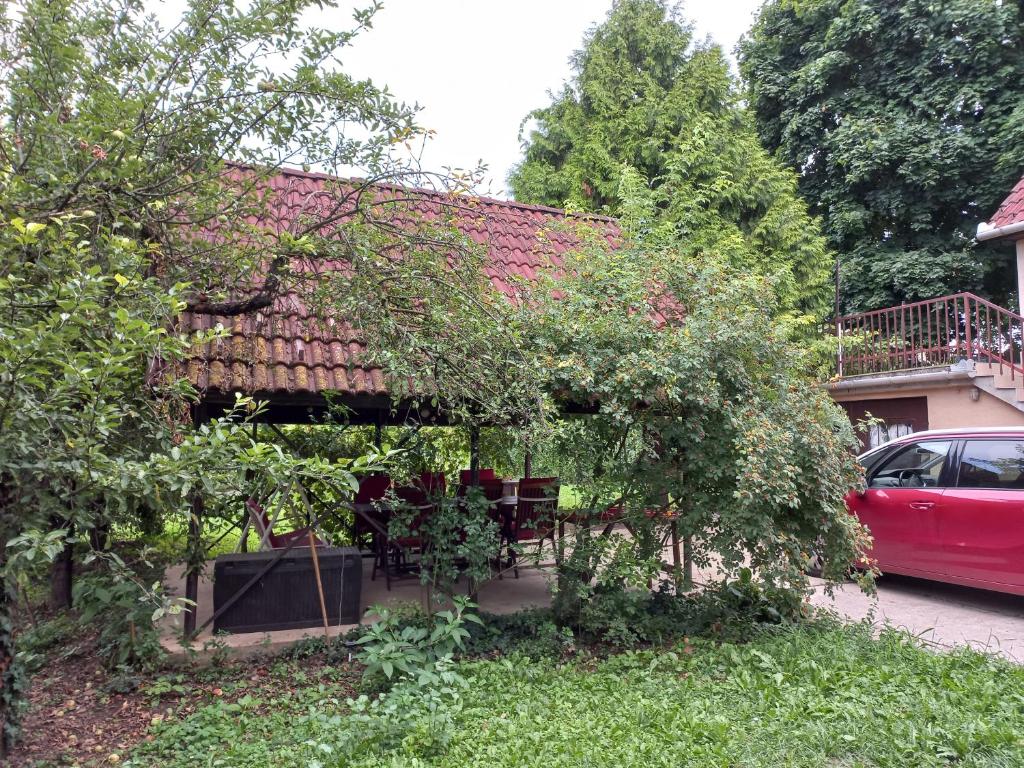 Zahrada ubytování Háromfenyő Apartman