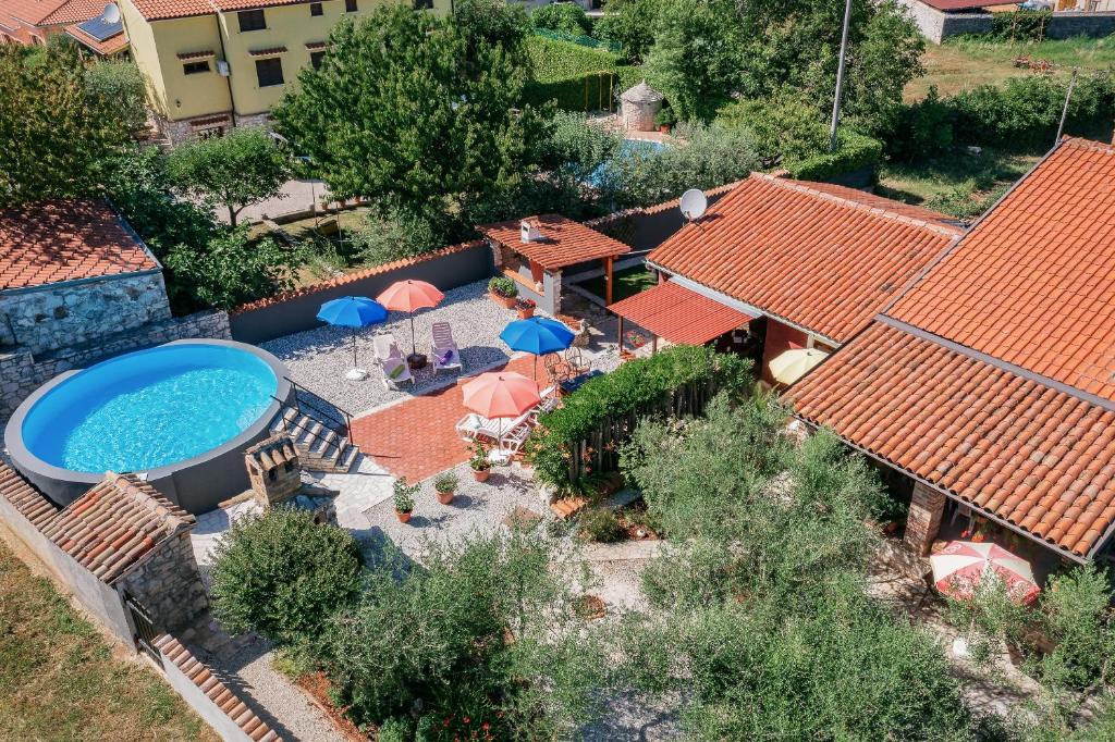 Bazén v ubytování Apartment with pool Visnjan nebo v jeho okolí