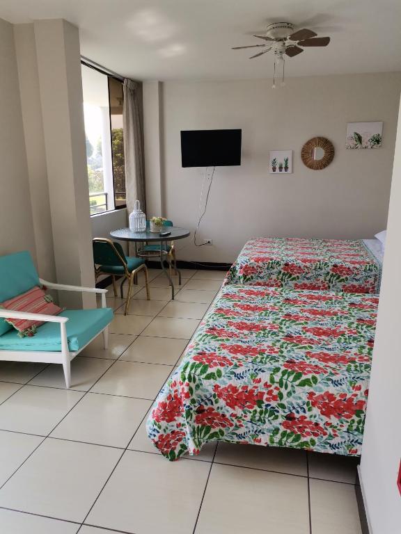 Mi Pequeño Club (Country Club) - Twin Room With Pool View