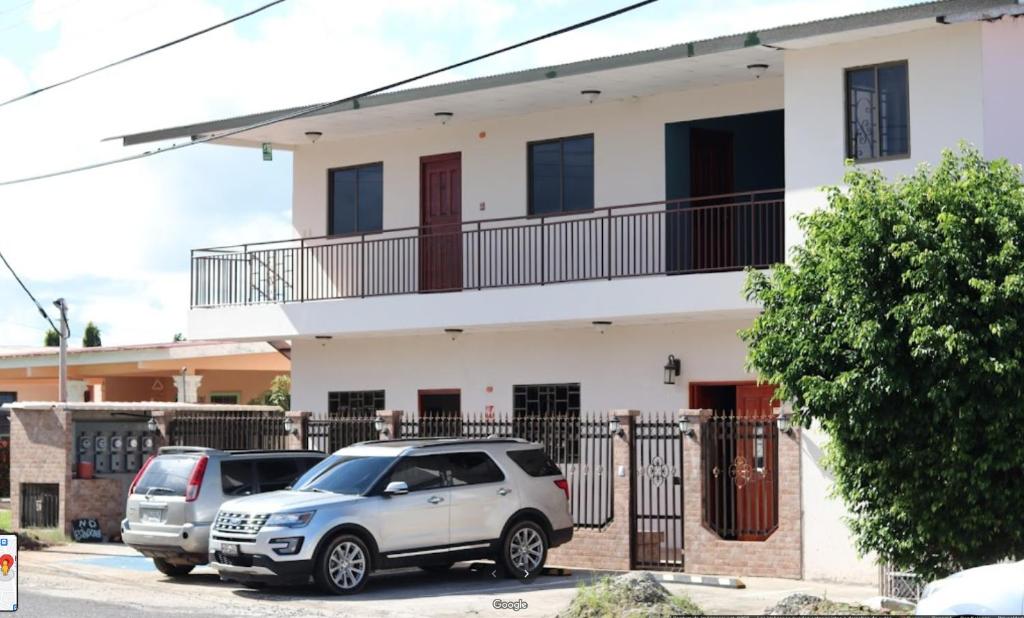 Hospedaje J.R - Housity
