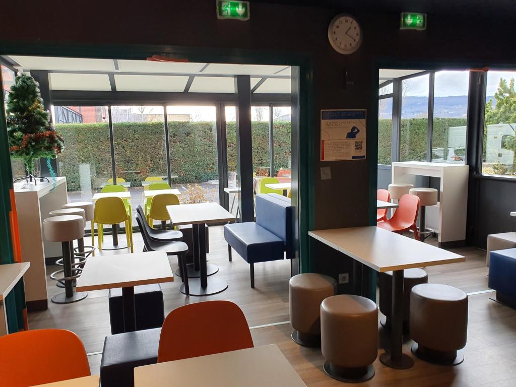 Posezení v ubytování ibis budget Clermont Ferrand Sud