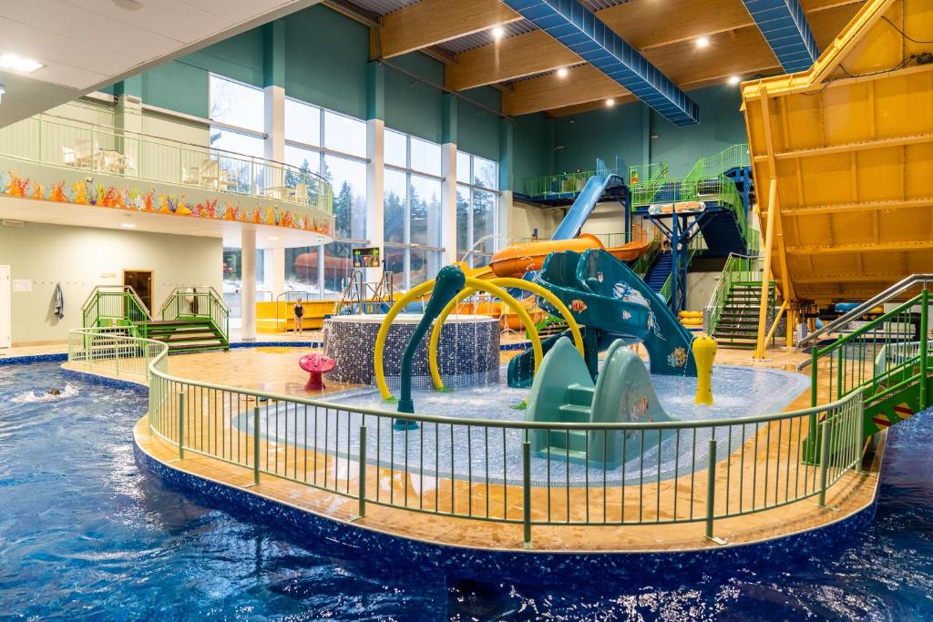 Bazén v ubytování Noorus SPA Hotel nebo v jeho okolí