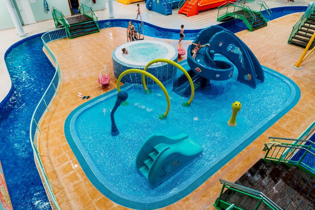Bazén v ubytování Noorus SPA Hotel nebo v jeho okolí