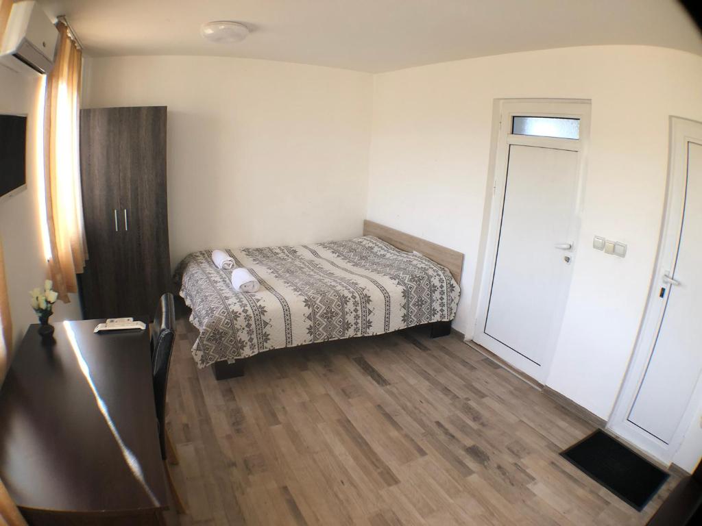 Samuil Apartments - Studio With Garden View