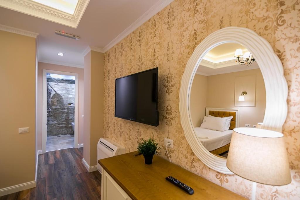 Gallery image of Legacy Boutique Hotel in Korçë