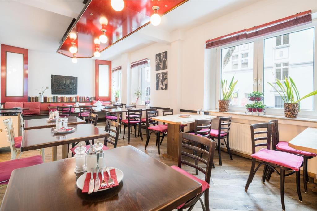 Stadt-gut-Hotel Rheinischer Hof - Resim 19