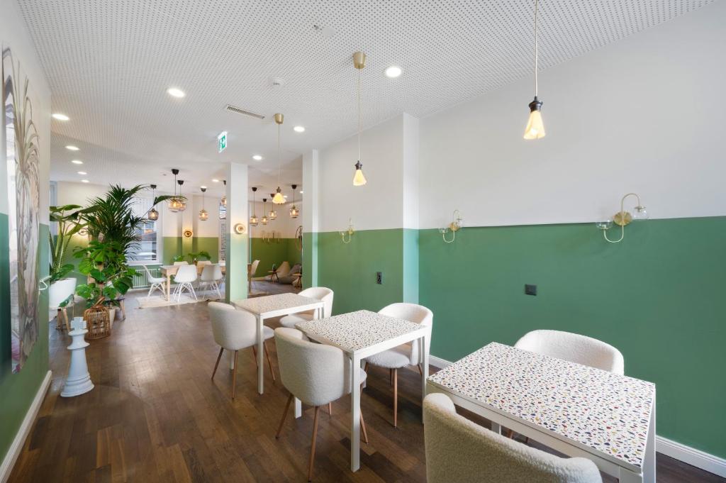 Area soggiorno di Becozy Self Check-in Pop-Up Hotel Basel