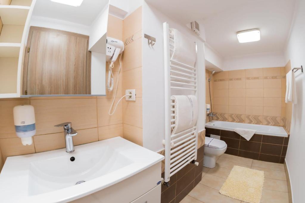 Avenue Parliament Old Town - Avenue Hotels - Resim 44