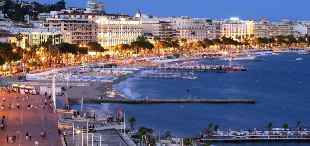 Apartment 2 bedroom Bijou Plage Cannes Croisette, Cannes – Tarifs 2023