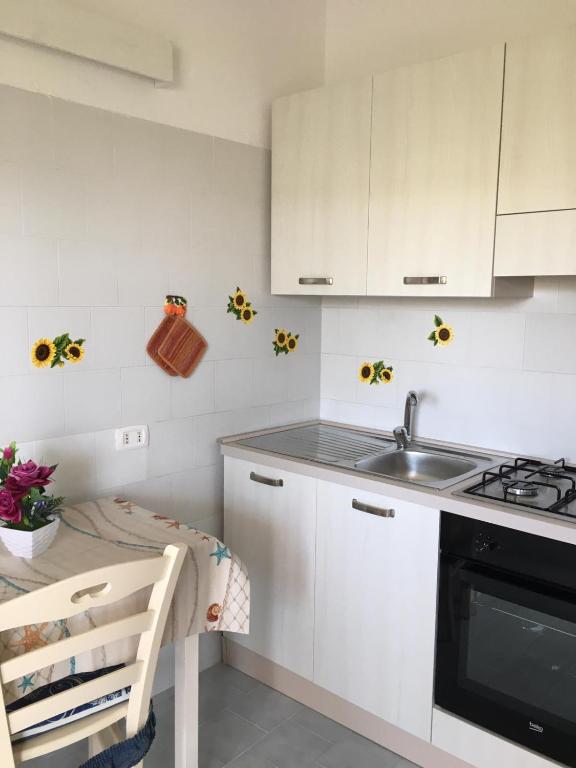 A kitchen or kitchenette at Case Pescatori
