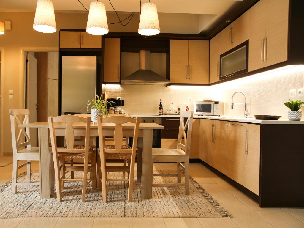 Beach House in Itea-Delphi的厨房或小厨房