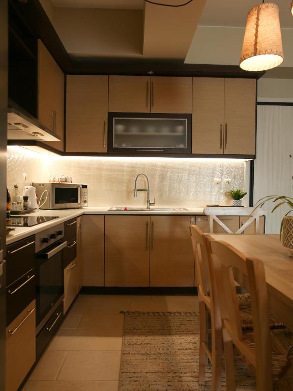 Beach House in Itea-Delphi的厨房或小厨房
