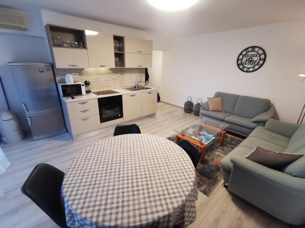Kuchyňa alebo kuchynka v ubytovaní Apartment Budin 2, Rijeka center