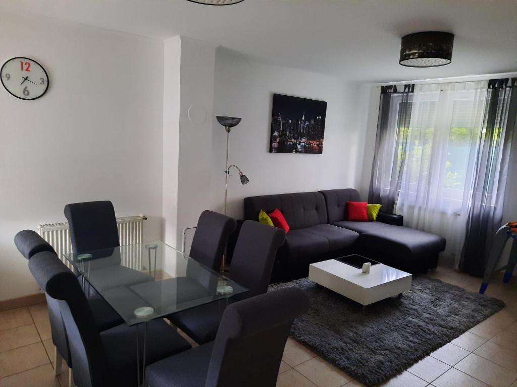 Posedenie v ubytovaní Balatinus Apartmanház