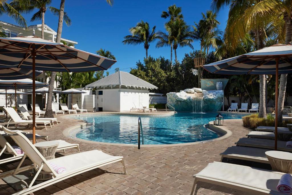 Bazén v ubytování Margaritaville Beach House Key West nebo v jeho okolí