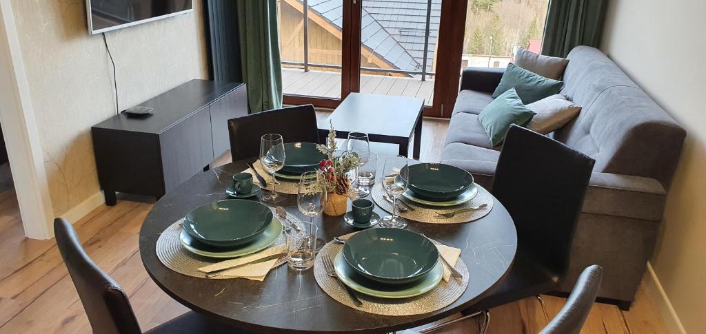 Posedenie v ubytovaní Karpatia Resort Apartament Krystallos