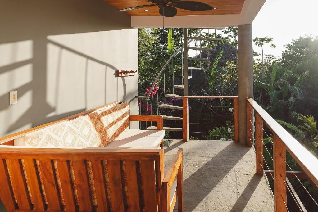 Balkón nebo terasa v ubytování Iluminar Beachfront Suites