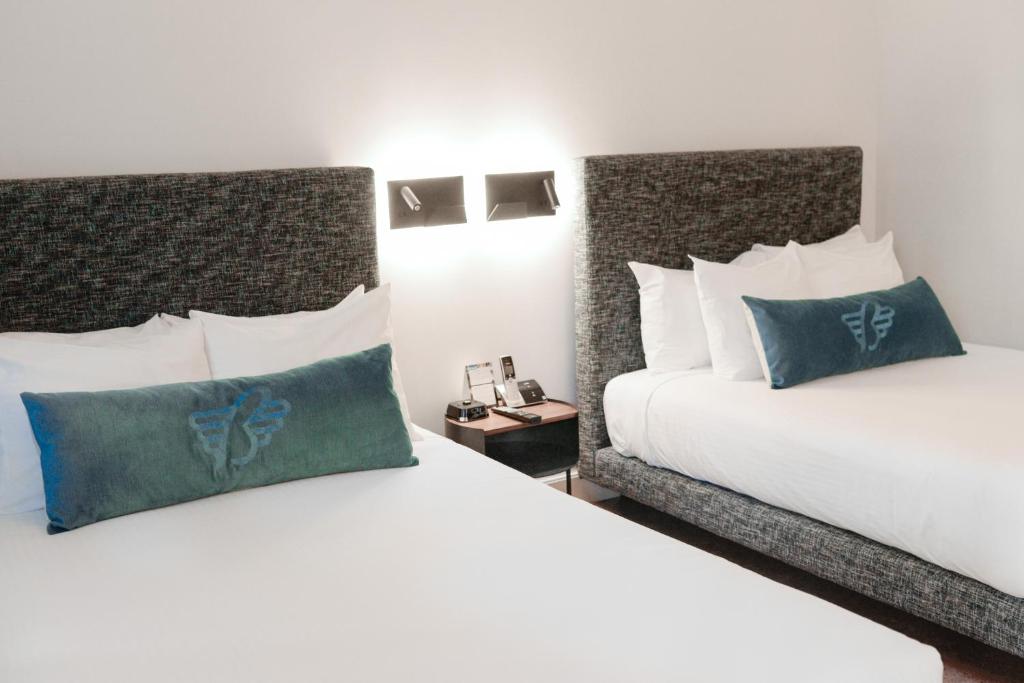 The Burrard - Resim 12