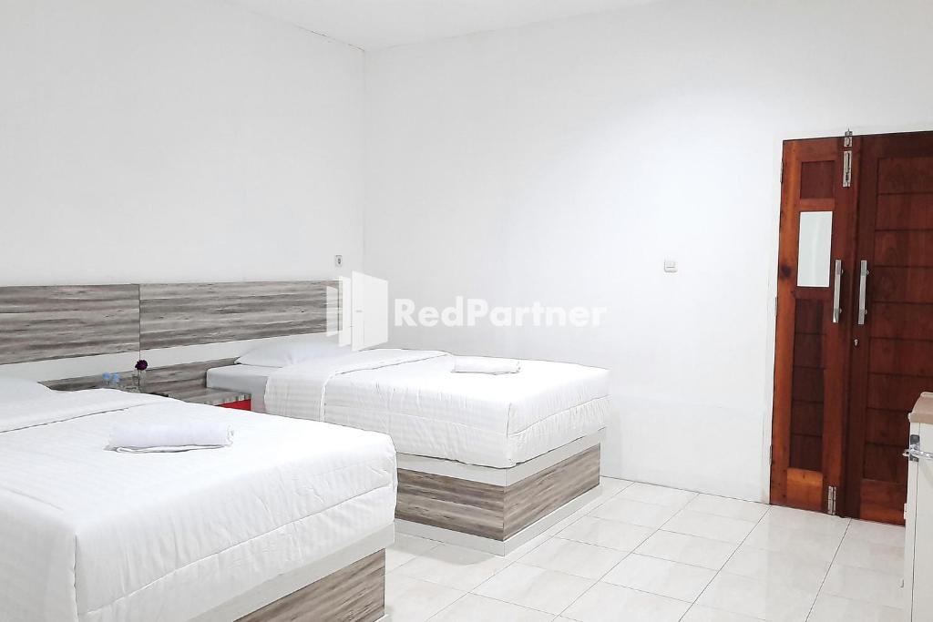 Roemah Proklamasi Syariah Mitra RedDoorz - Habitación Doble Deluxe