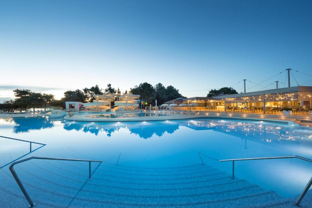 Бассейн в Maistra Select Villas Rubin Resort или поблизости