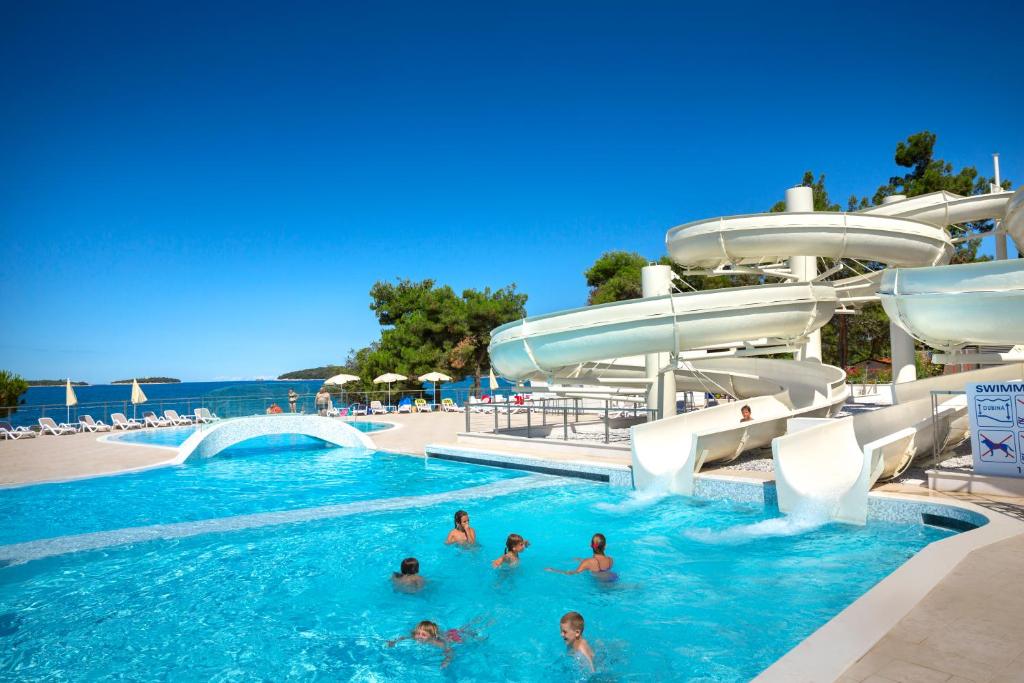 Бассейн в Maistra Select Villas Rubin Resort или поблизости