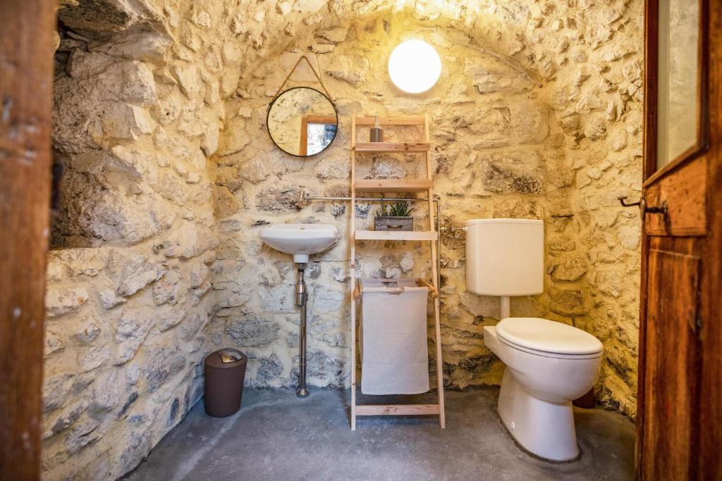 Kúpeľňa v ubytovaní Brantenhof Ferienwohnung Vinea