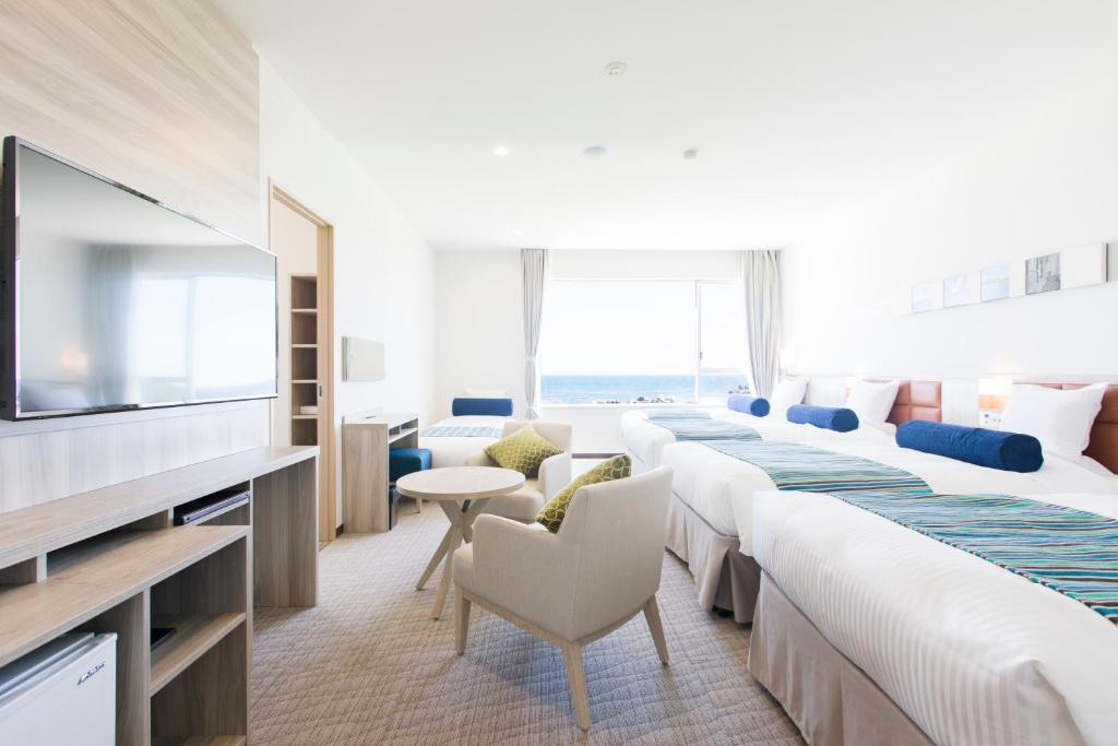 TV a/nebo společenská místnost v ubytování Shirahama Ocean Resort