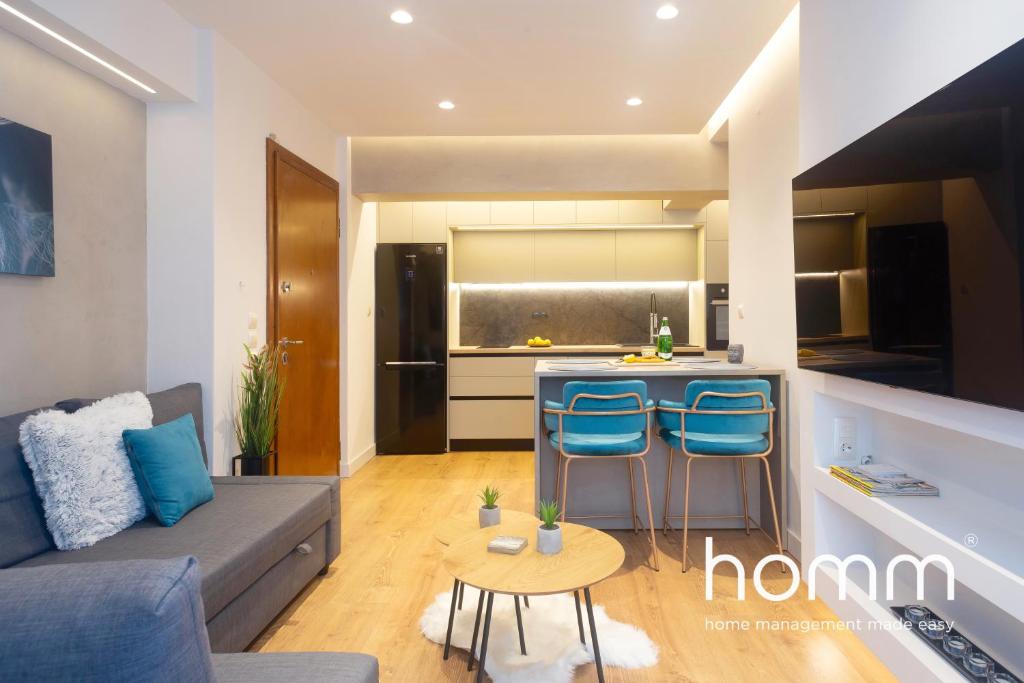 Superlative and Posh homm in Nea Filothei