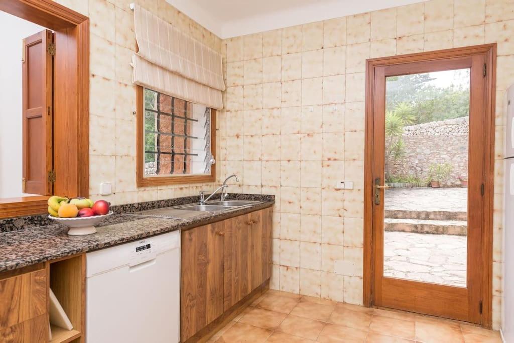 A kitchen or kitchenette at Es Turó de França