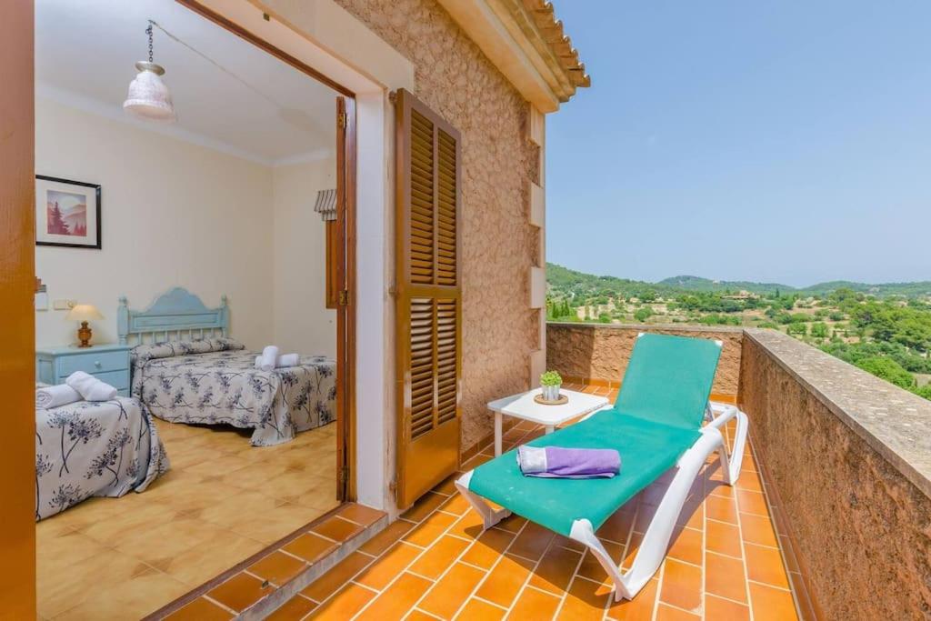 A balcony or terrace at Es Turó de França
