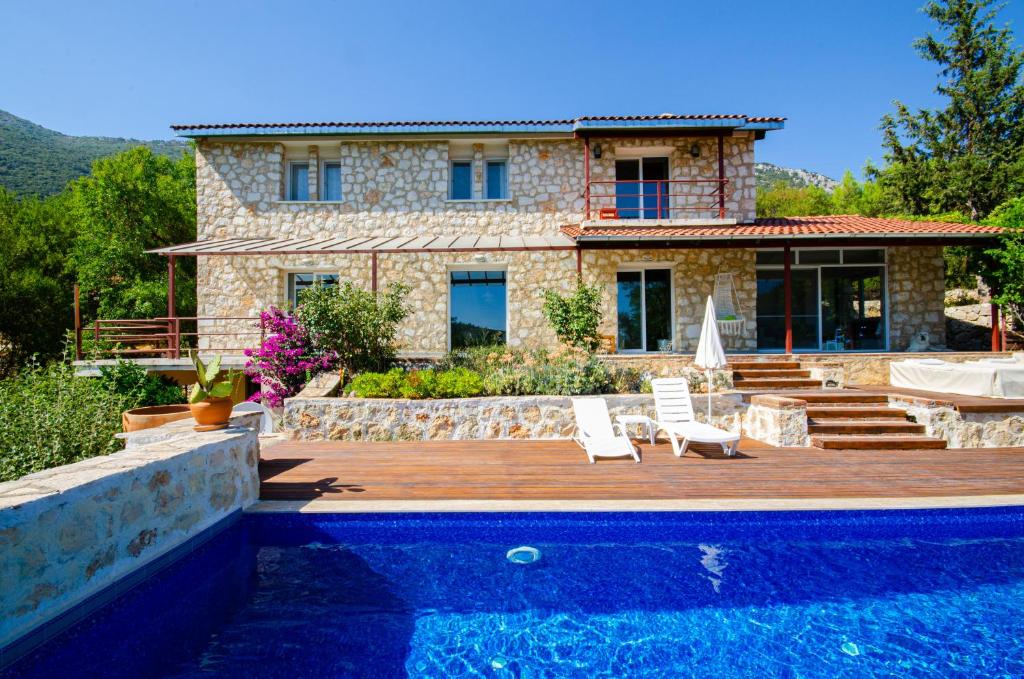 Bazén v ubytování Stone clad Villa La Maison P nebo v jeho okolí