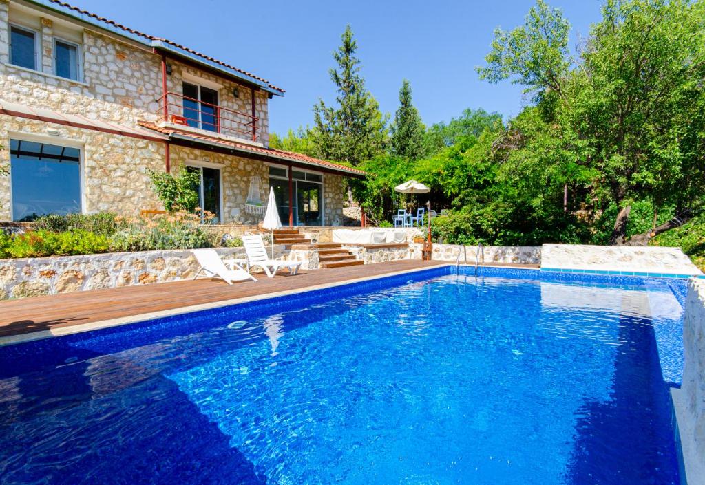 Bazén v ubytování Stone clad Villa La Maison P nebo v jeho okolí