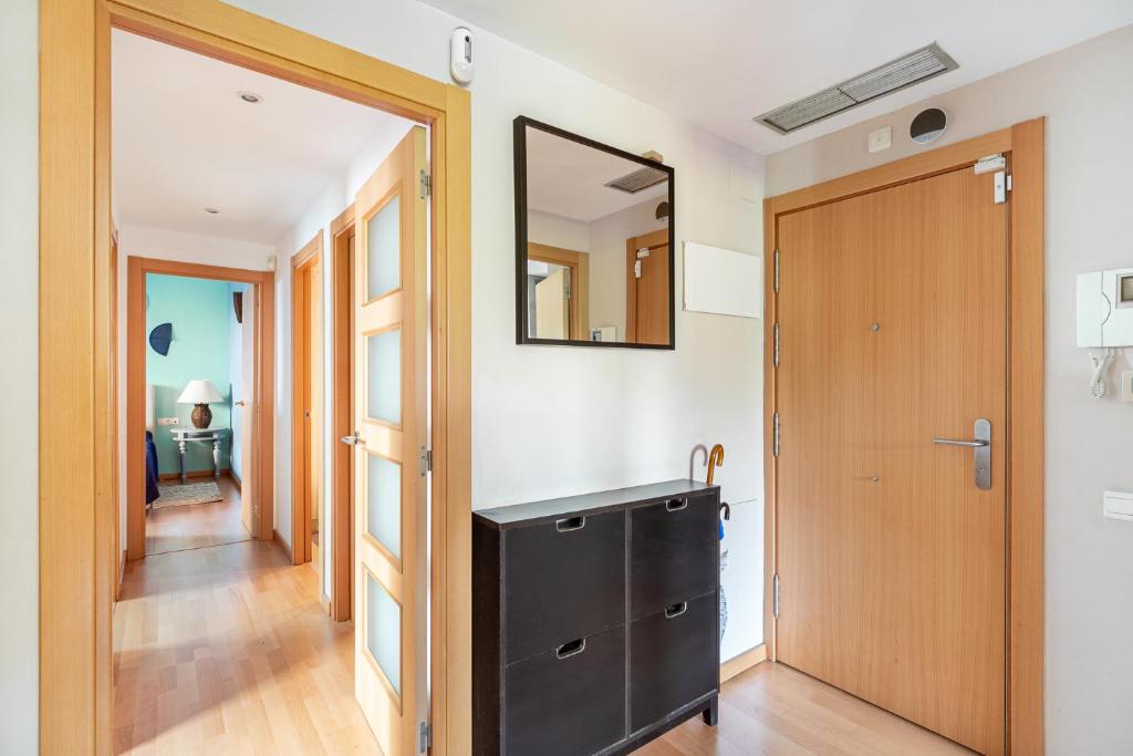 Posteľ alebo postele v izbe v ubytovaní FORUM BEACH 2 AND POOL APARTMENT BARCELONA