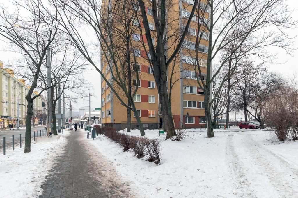 City Center Apartment Gdynia by Noclegi Renters v zime