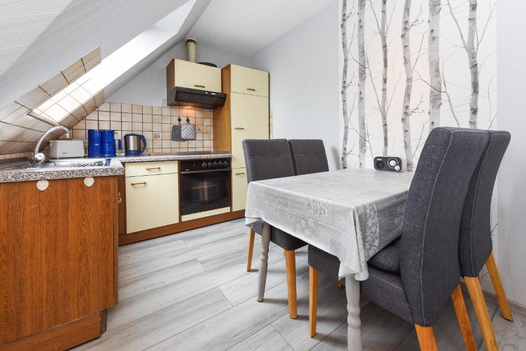 Kuchyň nebo kuchyňský kout v ubytování Ferienhaus Elfriede Coordes