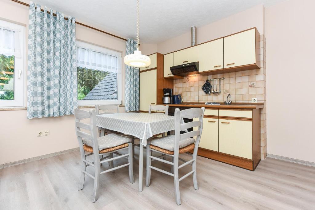 Kuchyň nebo kuchyňský kout v ubytování Ferienhaus Elfriede Coordes
