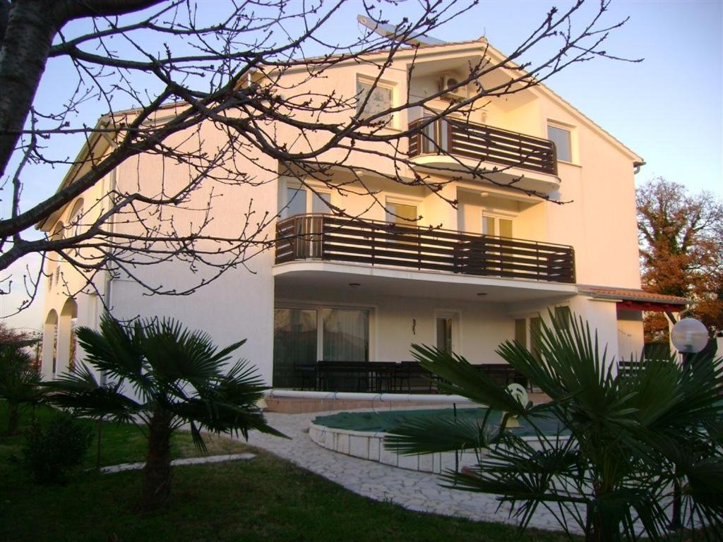 Budova, v ktorej sa apartmán nachádza
