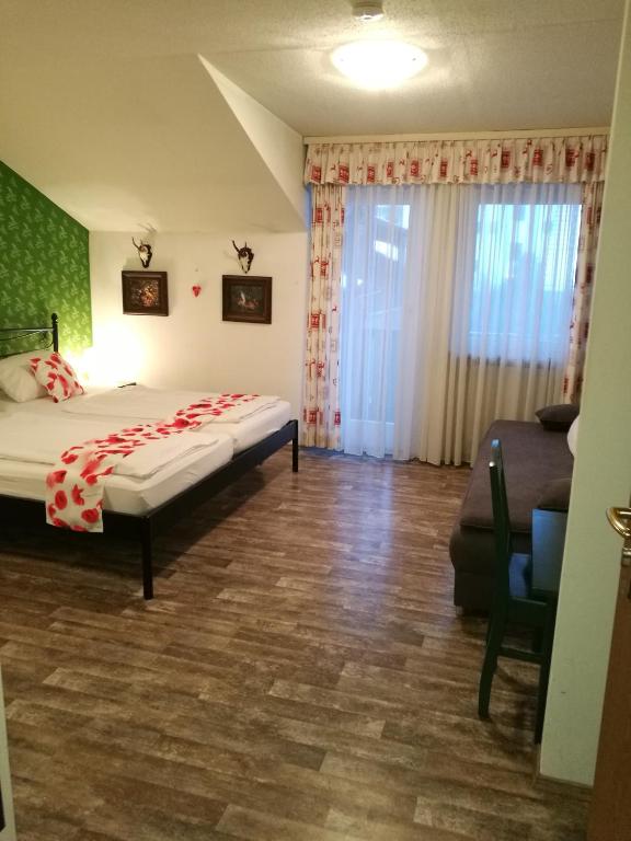 Apartment Christopherhof 11, Grafenwiesen - Deluxe Double Room With Extra Bed