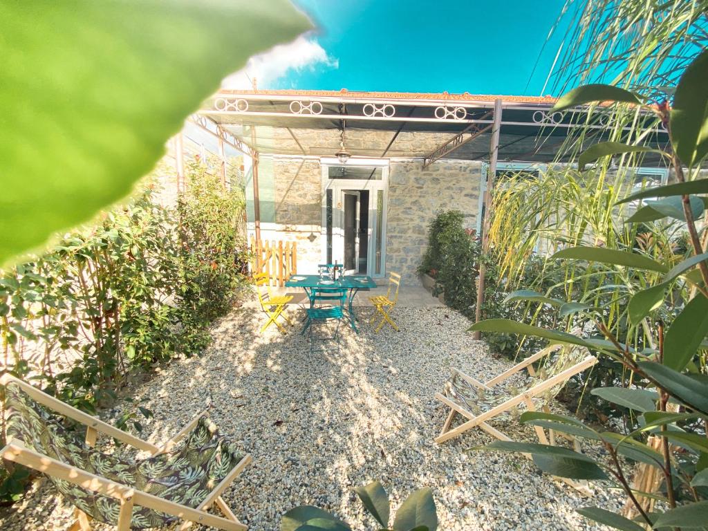 Ogród w obiekcie New Agriloft 4 Palms clima, giardino e Wi-Fi a 50 mt dal mare