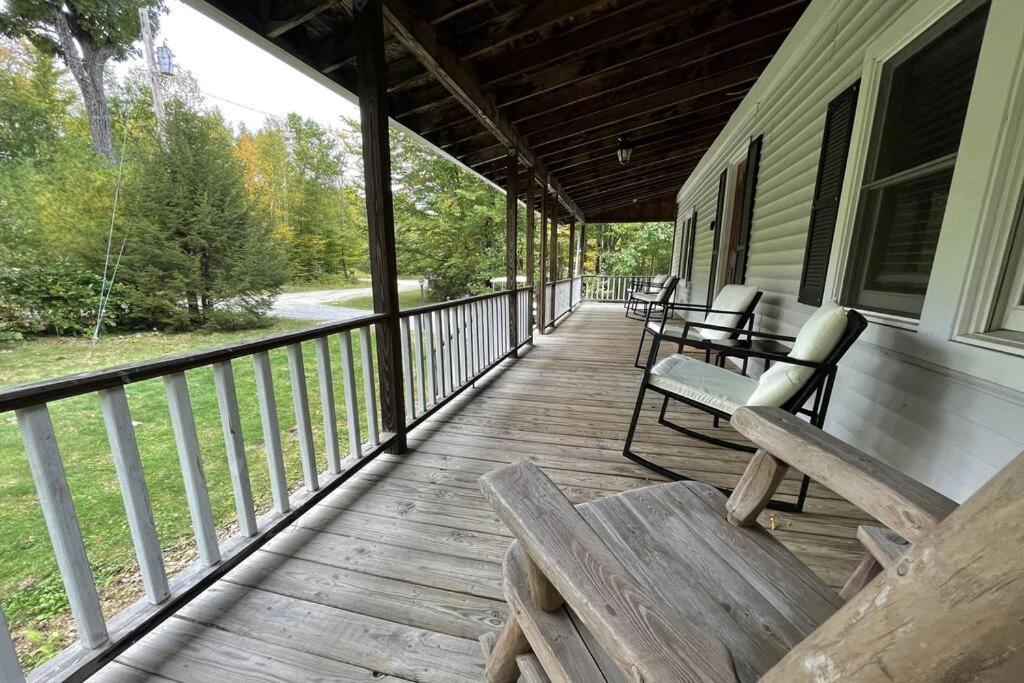A balcony or terrace at Rustic Updated Cozy Lake House! Close to skiing!