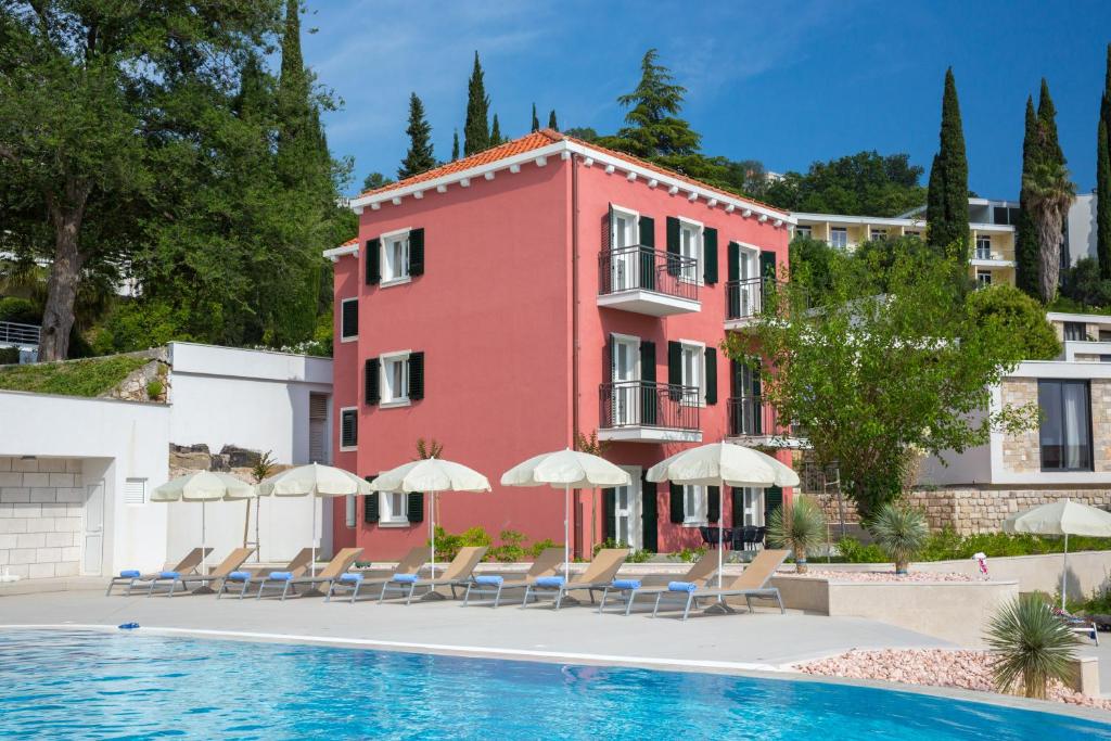 Bazén v ubytovaní Maistra Select Mlini Villas and Apartments alebo v jeho blízkosti