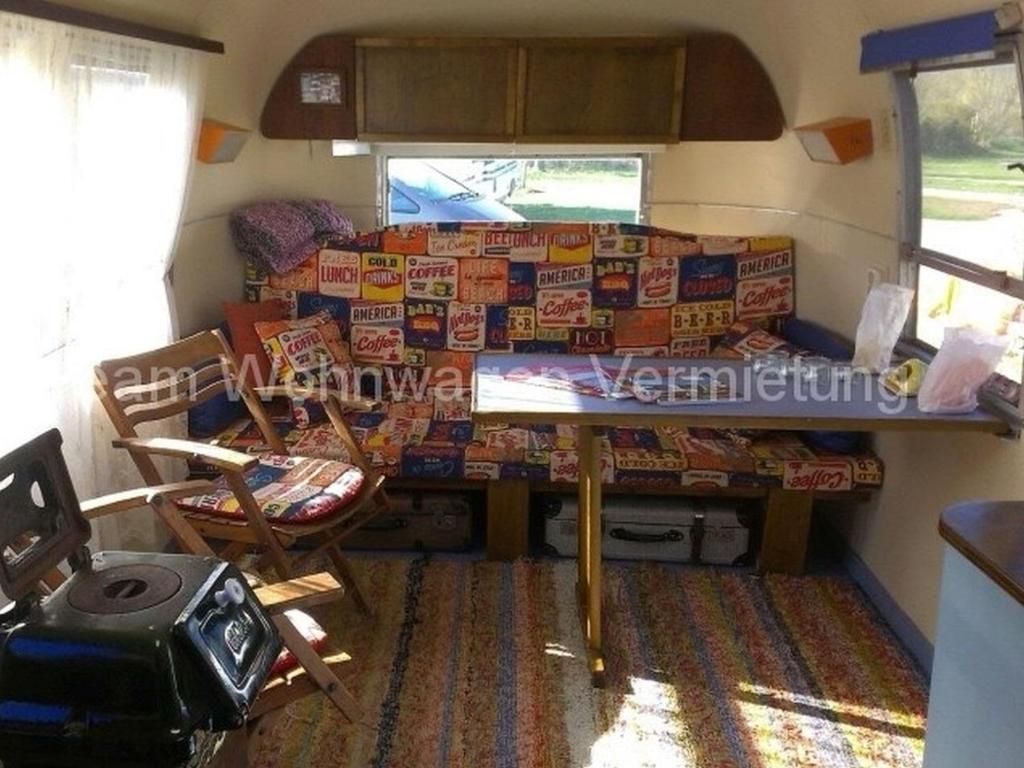 TV a/nebo společenská místnost v ubytování Airstream Hotel