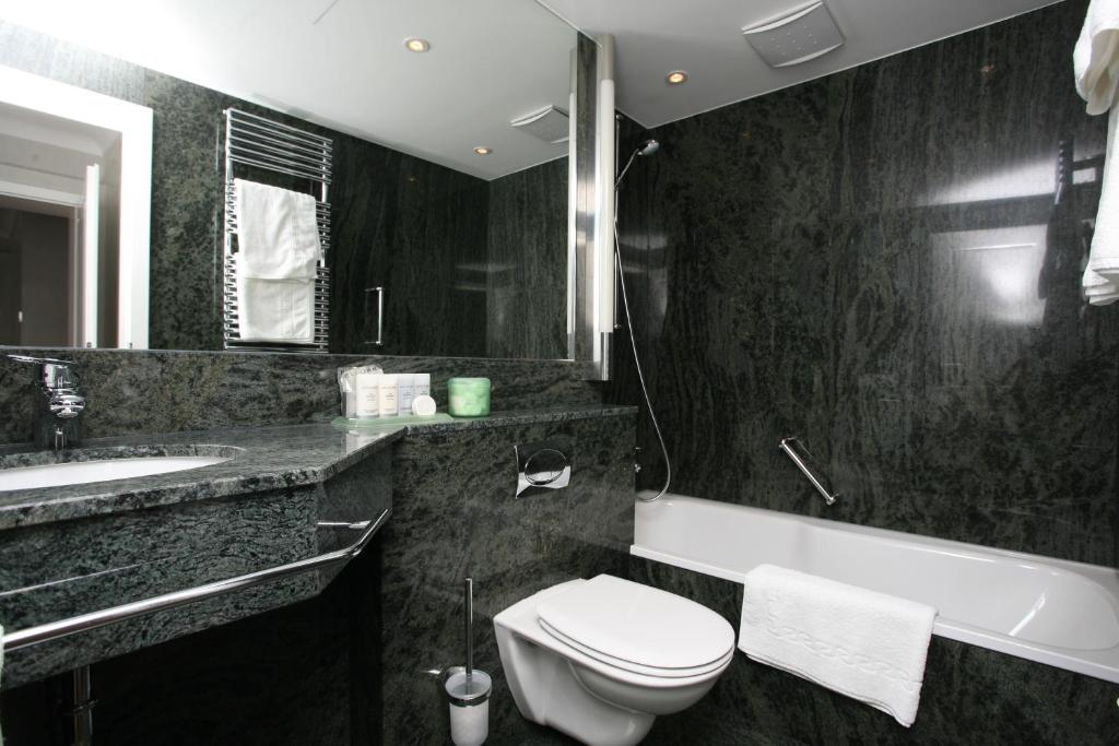 Koupelna v ubytování AllgäuStern Hotel